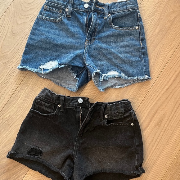 YOUTH - Old Navy denim shorts.  Mint condition.  Size 12 youth - Picture 1 of 3